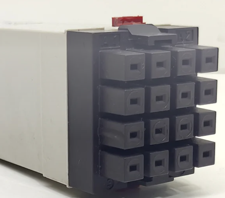 Schneider Electric Off-Delay Timing Relay with 250V Output Voltage, -40-70°C Operating Temperature and 1 Year Warranty
