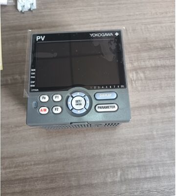 yokogawa  UT55A-000-11-00  Mid-level Temperature Controller UT55A/UT52A 