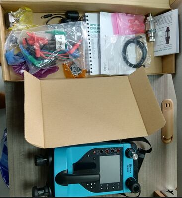 Druck DPI610E Customizable Pressure Calibrator with 4.4in Backlit Display and G1/8 Female and 1/8 NPT Adaptors