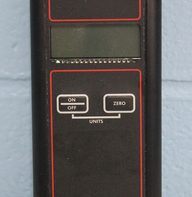 Dwyer DPGA-10 Digital Pressure Gauge with 200 Hours Battery Life 0.5% FS Accuracy and Aluminum Alloy Housing for Industrial Applications