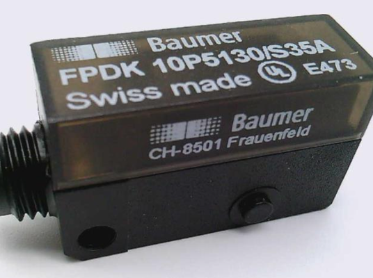 Baumer Photoelectric Retro-reflective Sensor with Pulsed Red LED 3.5 m Range and M8 4-pin Connector