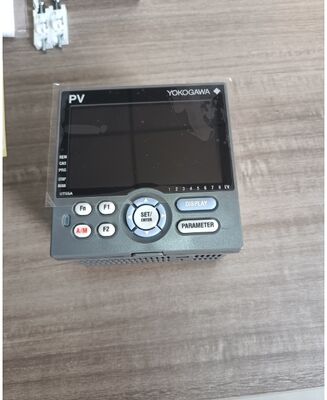 yokogawa  UT55A-000-11-00  Mid-level Temperature Controller UT55A/UT52A 