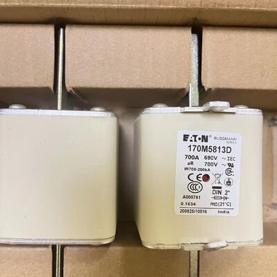 Eaton Bussmann 170M5813D series high speed square body fuse, 700V (UL), 690V (IEC), 700A, 200  kAIC, Combination fuse status indicator